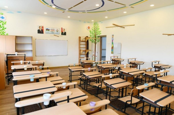 Mehriban Əliyeva yeni inşa edilən məktəbdə yaradılan şəraitlə tanış oldu - FOTOLAR