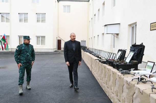 İlham Əliyev Cəbrayılda zirehli döyüş maşınını idarə etdi - FOTOLAR