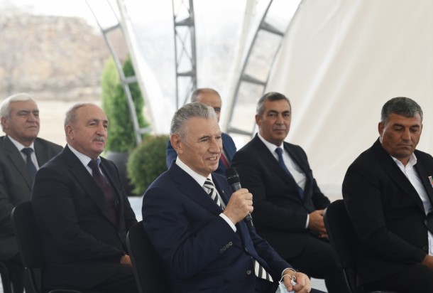 Prezidentlə Əli Həsənovun DİALOQU: "10 saniyə vaxtınızı alıb, deyim ki..."
