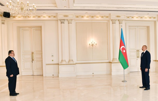 Prezident Petr Mixalkonun etimadnaməsini qəbul etdi - FOTO (YENİLƏNİB)