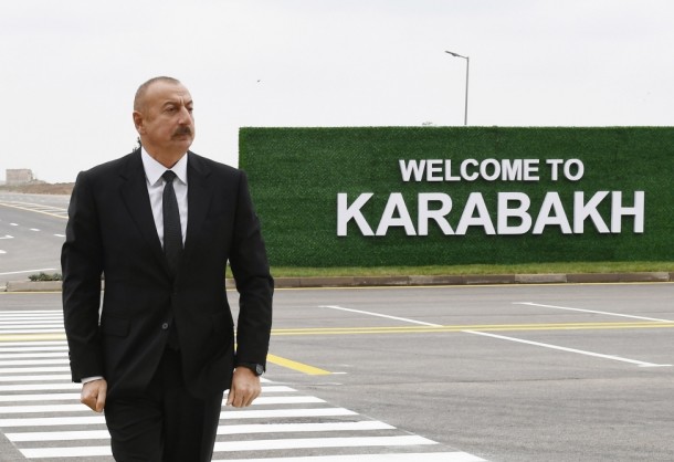İlham Əliyev və Mehriban Əliyeva Füzuli aeroportunda - FOTOLAR