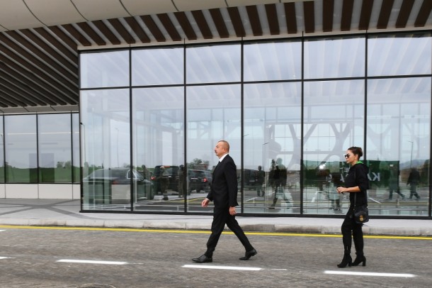 İlham Əliyev və Mehriban Əliyeva Füzuli aeroportunda - FOTOLAR