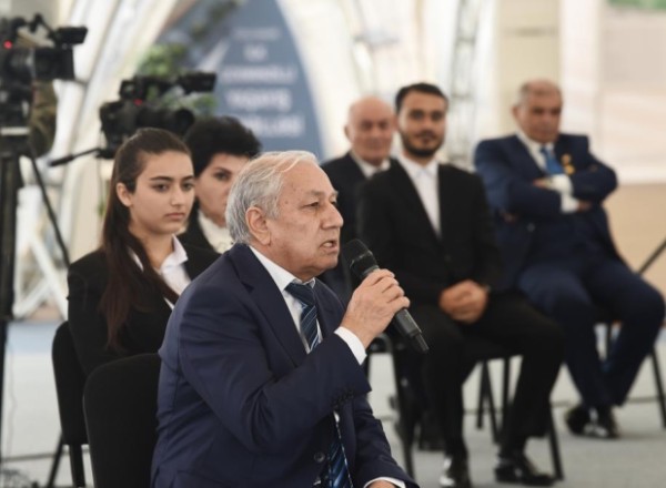 Prezident Füzulidə ictimaiyyət nümayəndələri ilə görüşdü - YENİLƏNİB