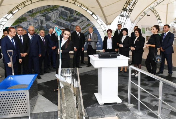 Prezident Füzulidə ictimaiyyət nümayəndələri ilə görüşdü - YENİLƏNİB