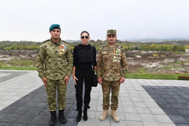 Prezident Füzulidə ictimaiyyət nümayəndələri ilə görüşdü - YENİLƏNİB