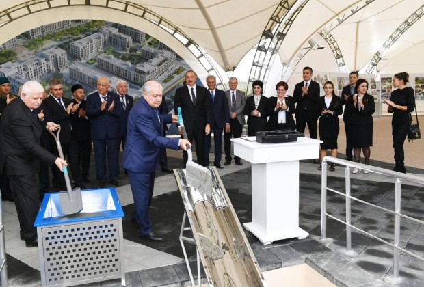 Prezident Füzulidə ictimaiyyət nümayəndələri ilə görüşdü - YENİLƏNİB