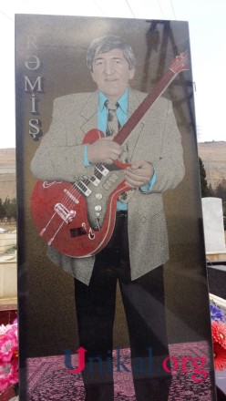 "Rəmişdən sonra heç kim qapımı döymür" - Güllüdən AÇIQLAMA (FOTO)