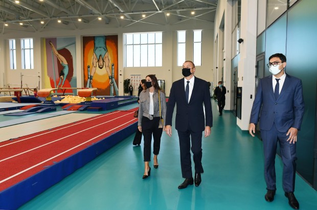 Prezident ailəsi ilə birlikdə Milli Gimnastika Arenasının yeni binasında - FOTOLAR (YENİLƏNİB)