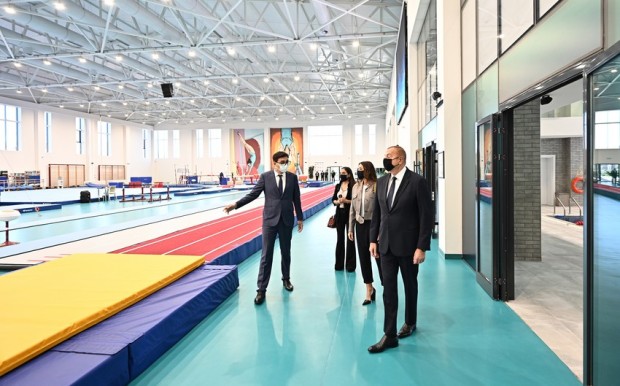 Prezident ailəsi ilə birlikdə Milli Gimnastika Arenasının yeni binasında - FOTOLAR (YENİLƏNİB)