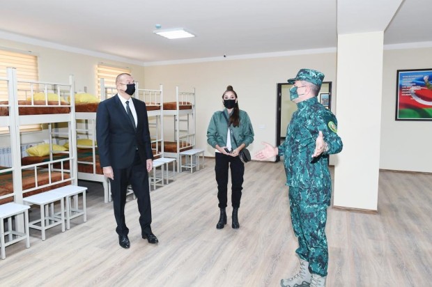 Dövlət başçısı DSX-nin yeni hərbi hissə kompleksinin açılışında - YENİLƏNİB (FOTOLAR)