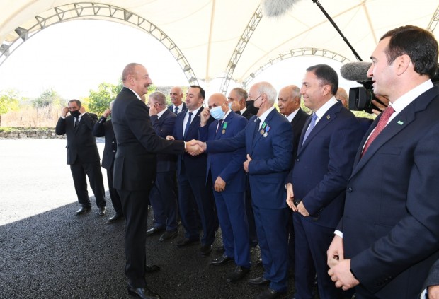 İlham Əliyev və xanımı Qubadlı ictimaiyyətinin nümayəndələrilə görüşdülər - YENİLƏNİB (FOTOLAR)