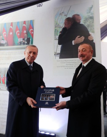 Prezidentlər  Zəngilanda ağac əkdi - FOTOLAR