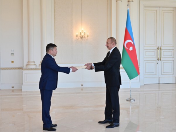 Prezident yeni səfirlərin etimadnamələrini qəbul etdi - YENİLƏNİB (FOTOLAR)