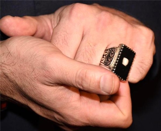 Aktyor oğlunun dişindən üzük düzəltdirdi - FOTOLAR