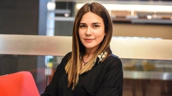 Məşhur aktrisa "Camdakı kız"da - FOTO