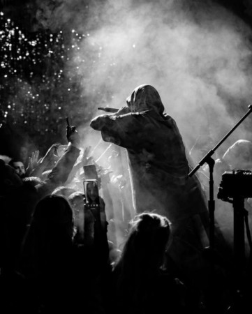 Castin Biber səhnə geyimi ilə diqqət çəkdi - FOTOLAR