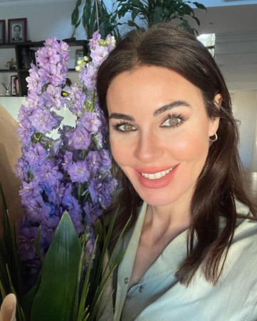 Məşhur aktrisa onunla sevgilidir - FOTOLAR