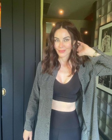 Məşhur aktrisa onunla sevgilidir - FOTOLAR