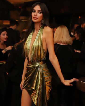 Aktrisa qızının doğum günündə diqqət çəkdi - FOTOLAR