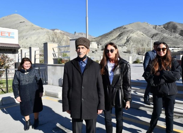 Qubanın Qonaqkənd qəsəbəsində yeni Mədəniyyət Evi inşa olunub - FOTOLAR