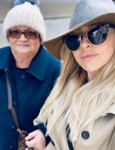 Hadisə anasına 3 milyonluq villa hədiyyə etdi - FOTO