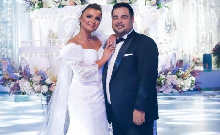 Sevda Yahyayeva gəlinliyini satır 