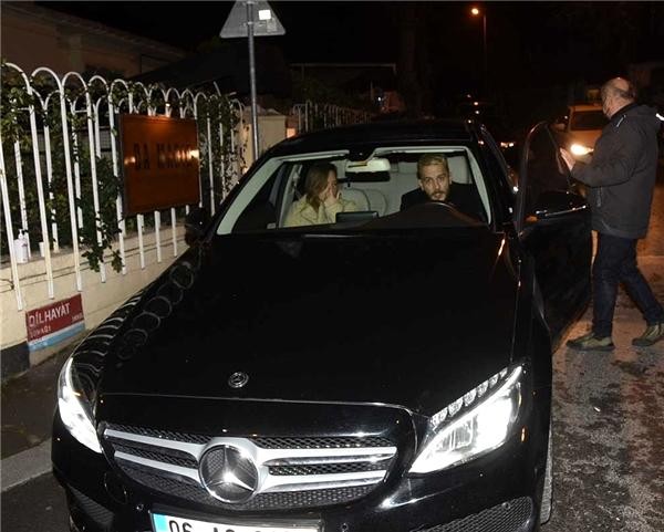 Aktyor sevgilisi ilə görüntüləndi - FOTO