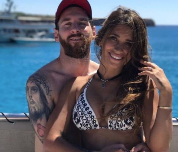 "Sevgililər günü"ndə Messi ilə fotosunu paylaşdı