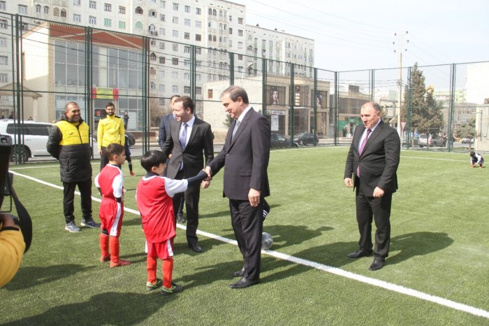 Gəncədə mini futbol meydançaları təmir olunub - FOTOLAR