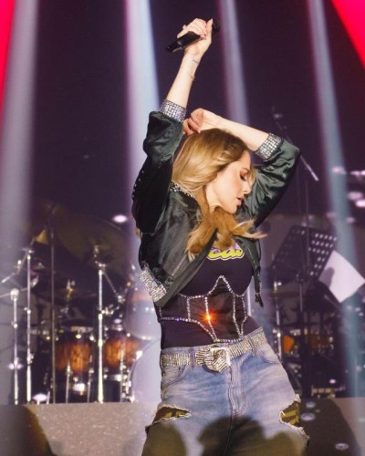 Hadisənin 35 minlik səhnə geyimi diqqət çəkdi - FOTOLAR