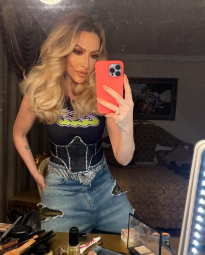 Hadisənin 35 minlik səhnə geyimi diqqət çəkdi - FOTOLAR