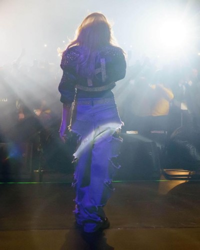 Hadisənin 35 minlik səhnə geyimi diqqət çəkdi - FOTOLAR