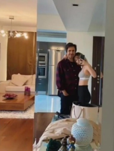 Mahsun Kırmızıgül gənc qadınla eşq yaşayır? - FOTOLAR