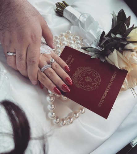 Mina ərə getdi, bütün paylaşımlarını sildi - FOTOLAR