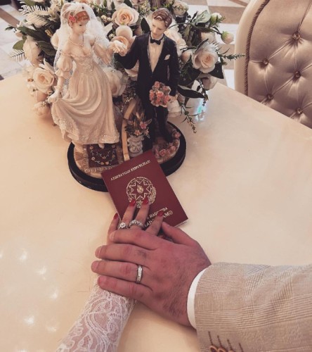 Mina ərə getdi, bütün paylaşımlarını sildi - FOTOLAR