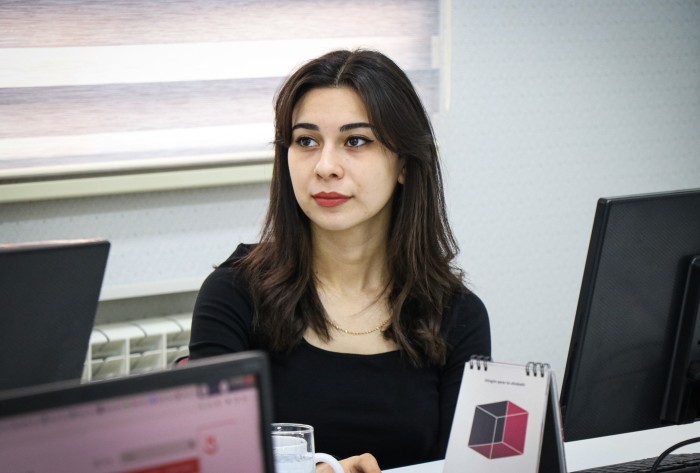 "Unikal"da peşə etikası qaydaları ilə bağlı müzakirə - FOTOLAR