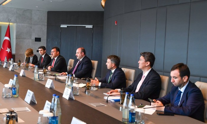 Azərbaycanla Türkiyə arasında iqtisadi əməkdaşlığa dair sənəd imzalandı - FOTO