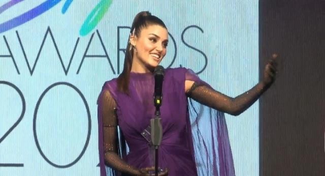 Türkiyəli ulduzlar geyimləri ilə diqqət çəkdilər - FOTOLAR