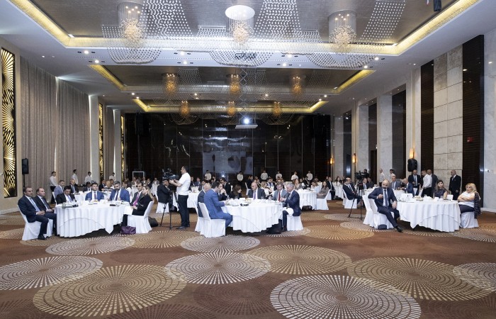 Gömrük Komitəsinin rəhbərliyi ilə “AmCham” üzvləri arasında görüş keçirilib - FOTO