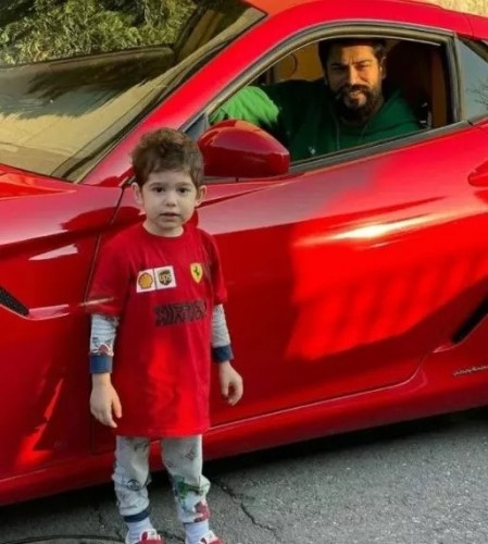 Aktyorun 3 milyonluq avtomobili diqqət çəkdi - FOTO