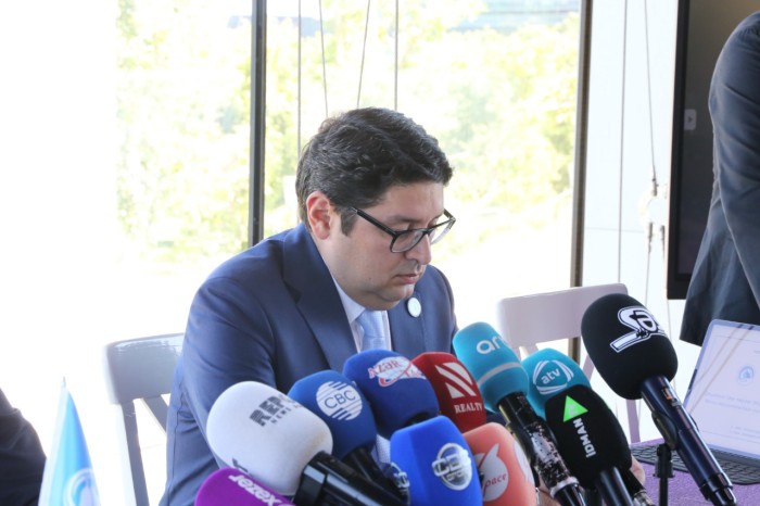 Avarçəkmə uzun illərdən sonra yenidən Bakı sularında - FOTOLAR