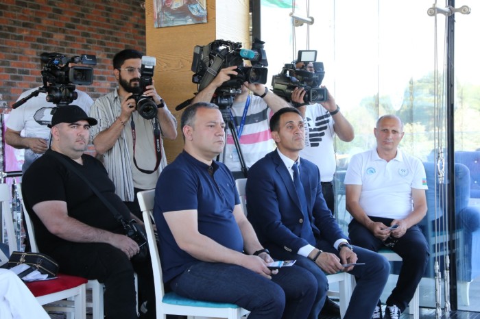 Avarçəkmə uzun illərdən sonra yenidən Bakı sularında - FOTOLAR