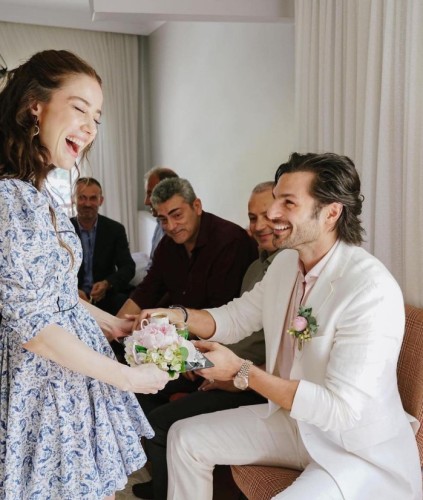 Məşhur cütlük 8 il sonra nişanlandı - FOTO