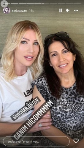 Seda Seyan ilk dəfə qayınanası ilə fotosunu paylaşdı