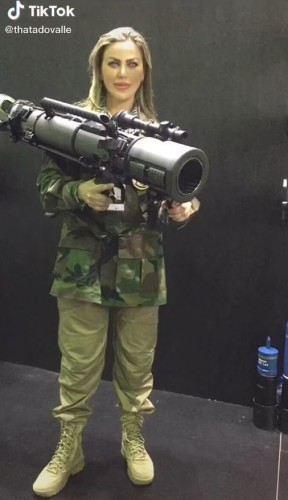 Braziyalı model Ukraynadakı müharibədə həlak oldu (FOTO)