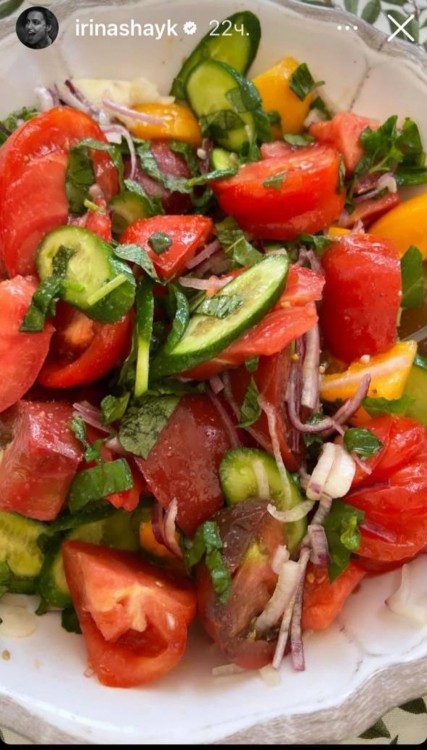 Rusiya ilə bağlı paylaşım başına bəla OLDU