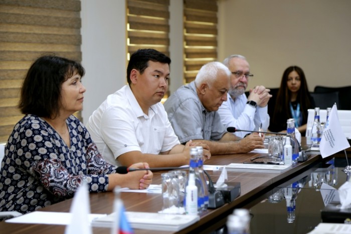 Əhməd İsmayılov Beynəlxalq Media Forumunun iştirakçıları ilə görüşdü - FOTOLAR