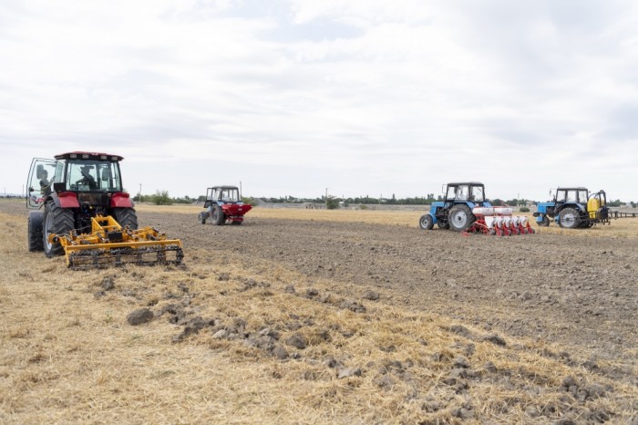 Nazir təsərrüfatlara baş çəkdi, fermerlərlə görüşdü - FOTOLAR