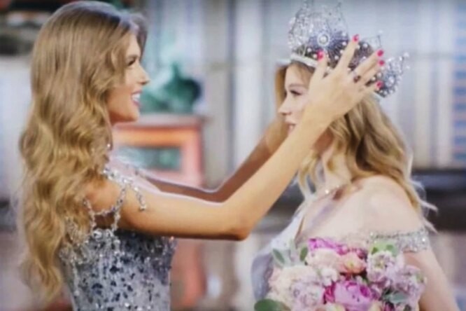 22 yaşında Rusiya gözəli seçildi - FOTOLAR