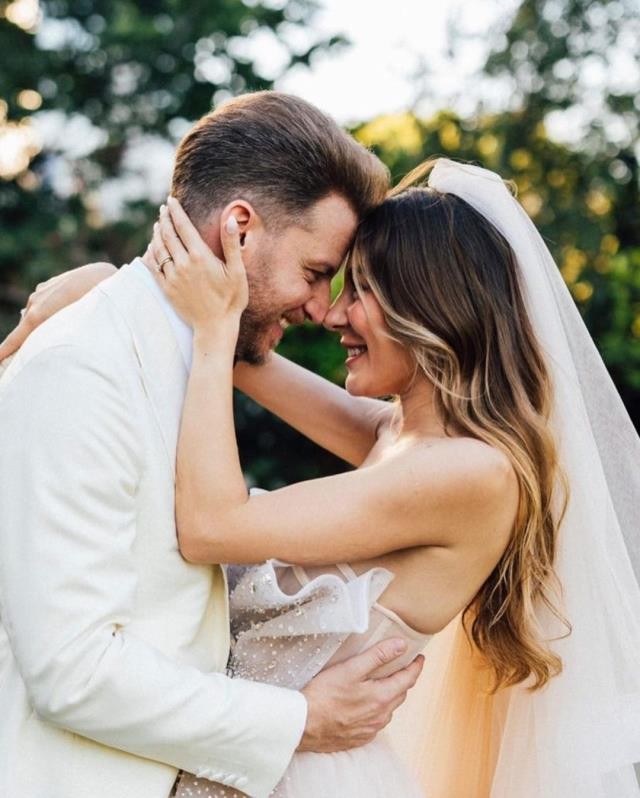 "Kalp Atışı"nın aktrisası evləndi - FOTOLAR